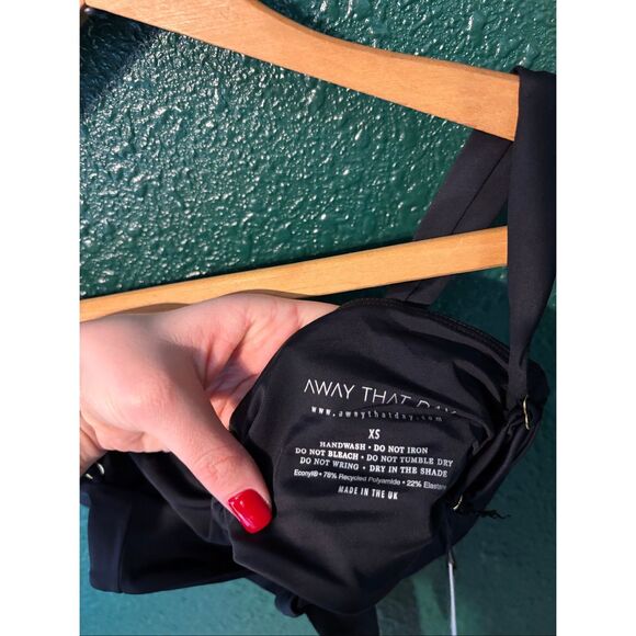 AWAY THAT DAY ANTHROPOLOGIE PALMA BLACK NWT BIKINI TOP SZ XS - Picture 4 of 4